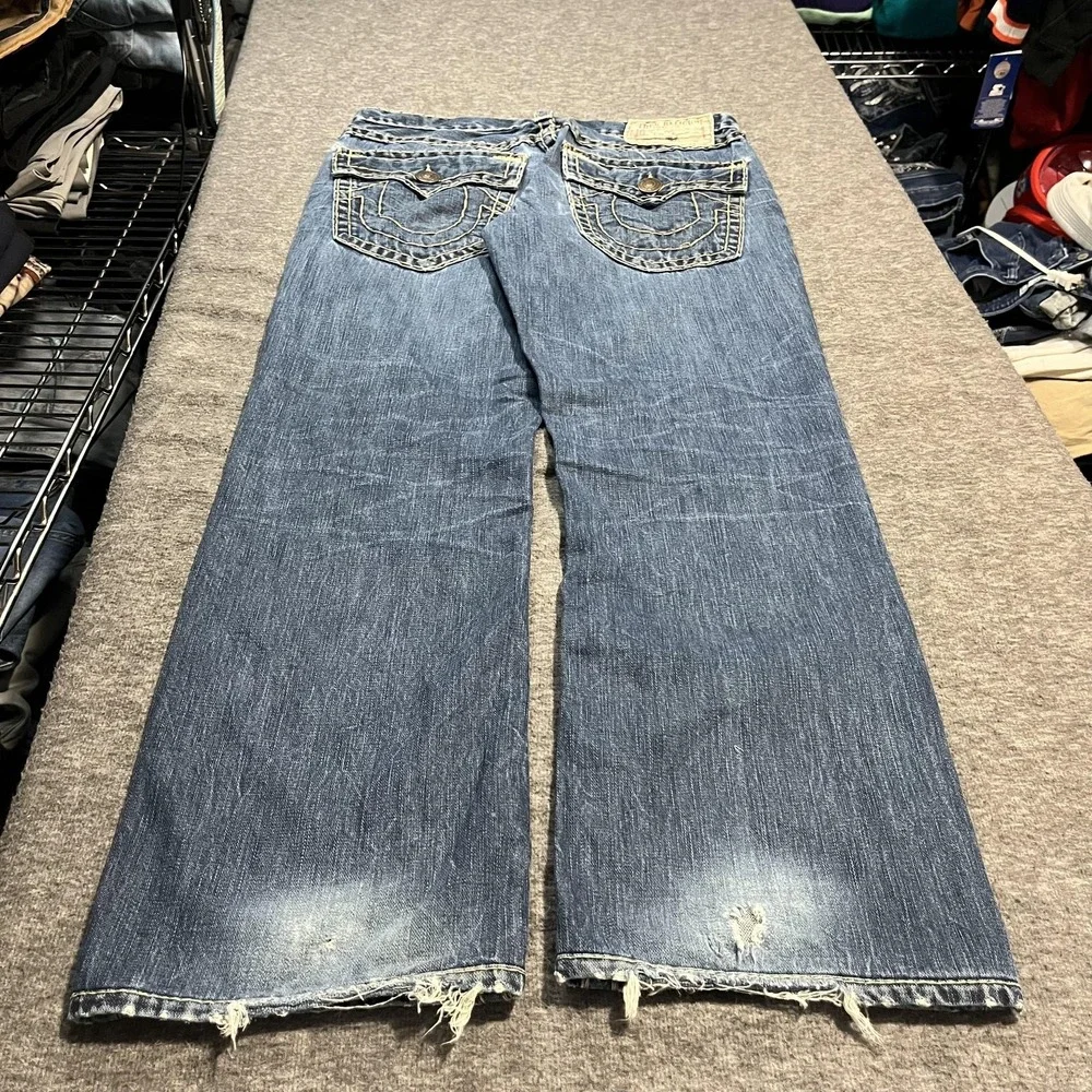 True Religion Jeans Mens 33x30 Blue Relaxed Straight Distressed Made In USA
